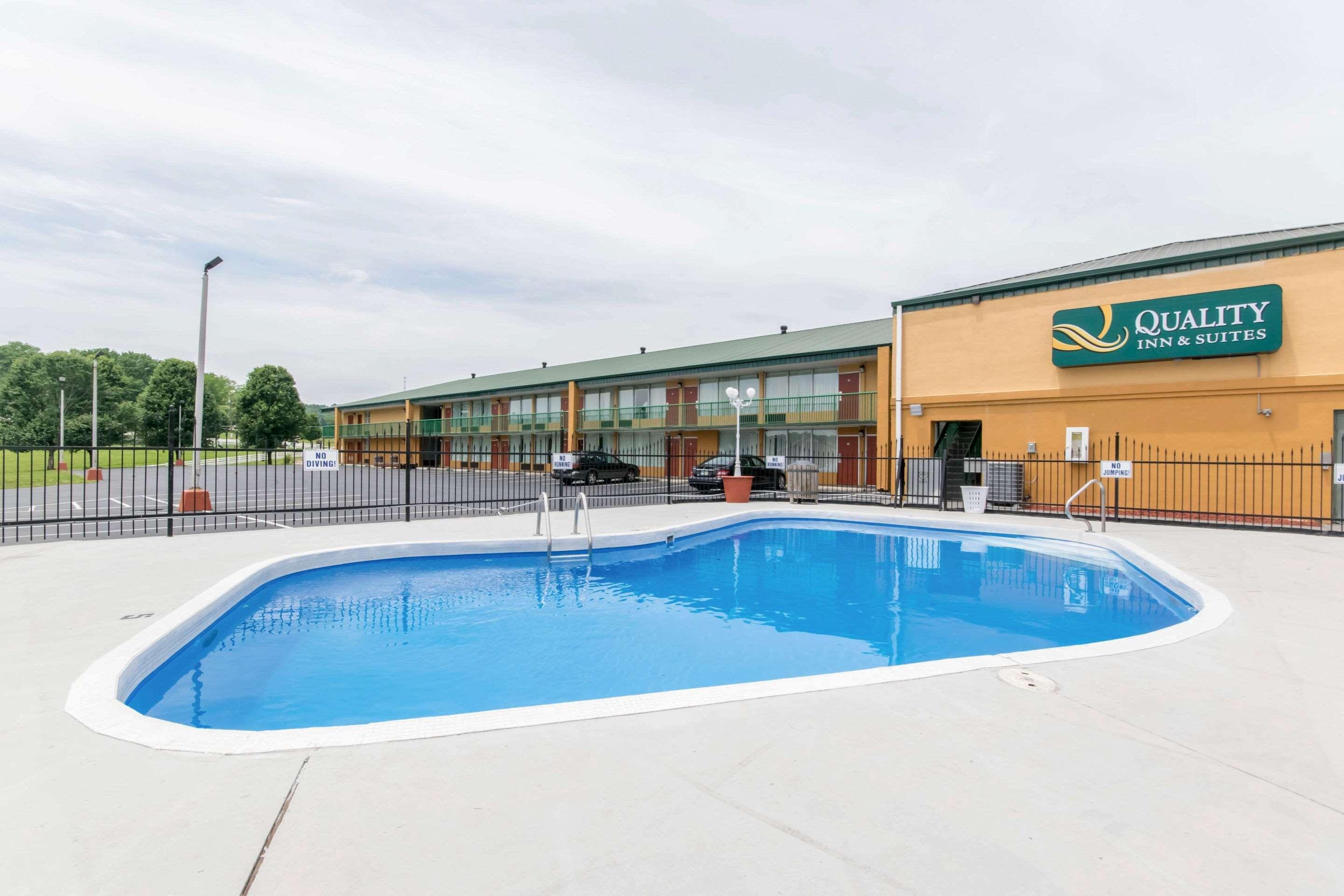 Quality Inn & Suites Horse Cave Екстериор снимка