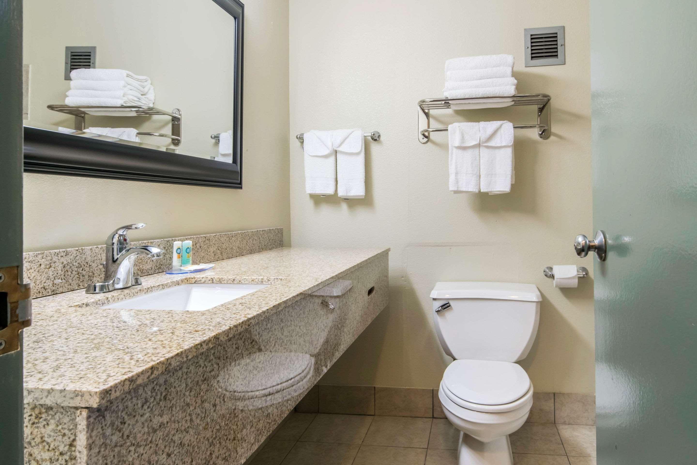 Quality Inn & Suites Horse Cave Екстериор снимка