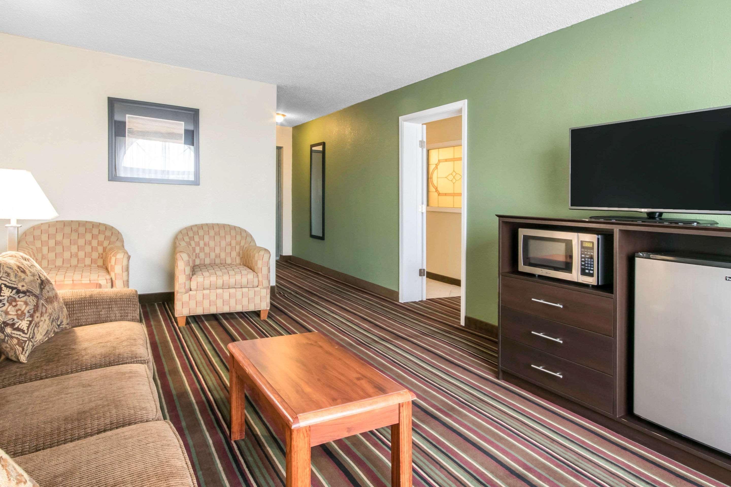 Quality Inn & Suites Horse Cave Екстериор снимка