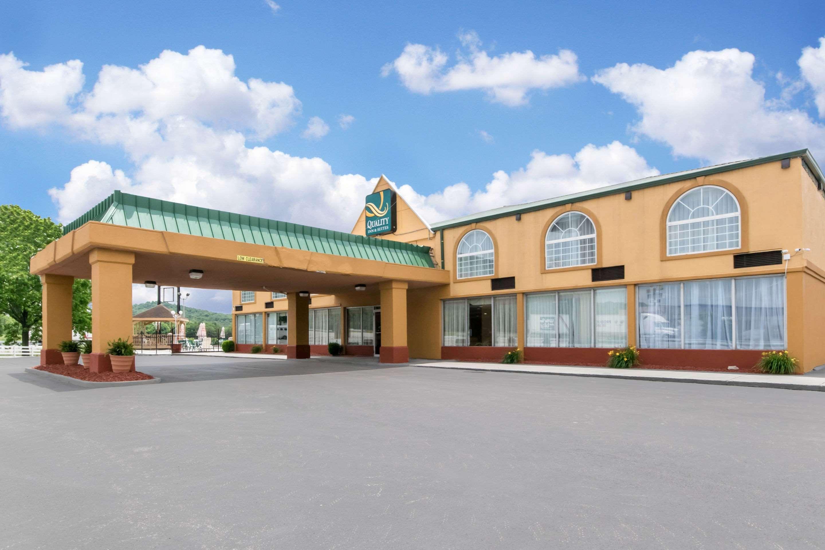 Quality Inn & Suites Horse Cave Екстериор снимка