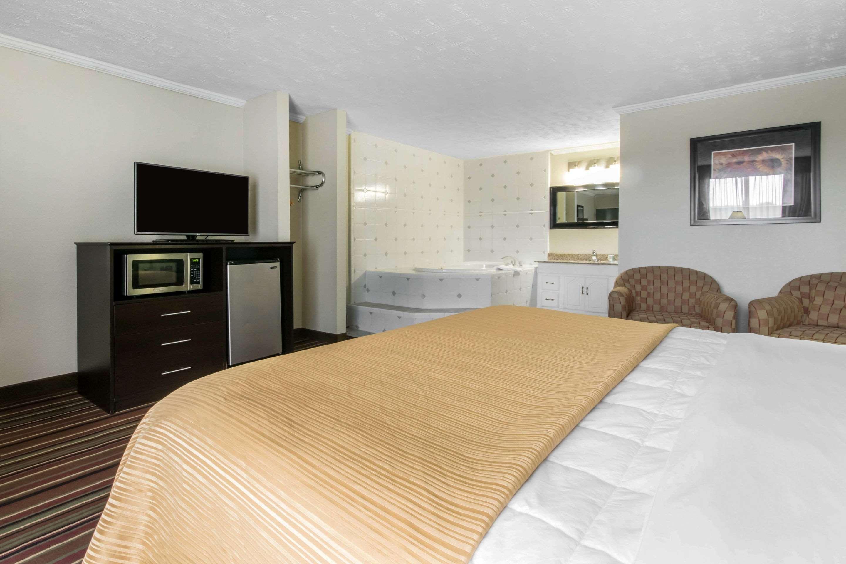 Quality Inn & Suites Horse Cave Екстериор снимка