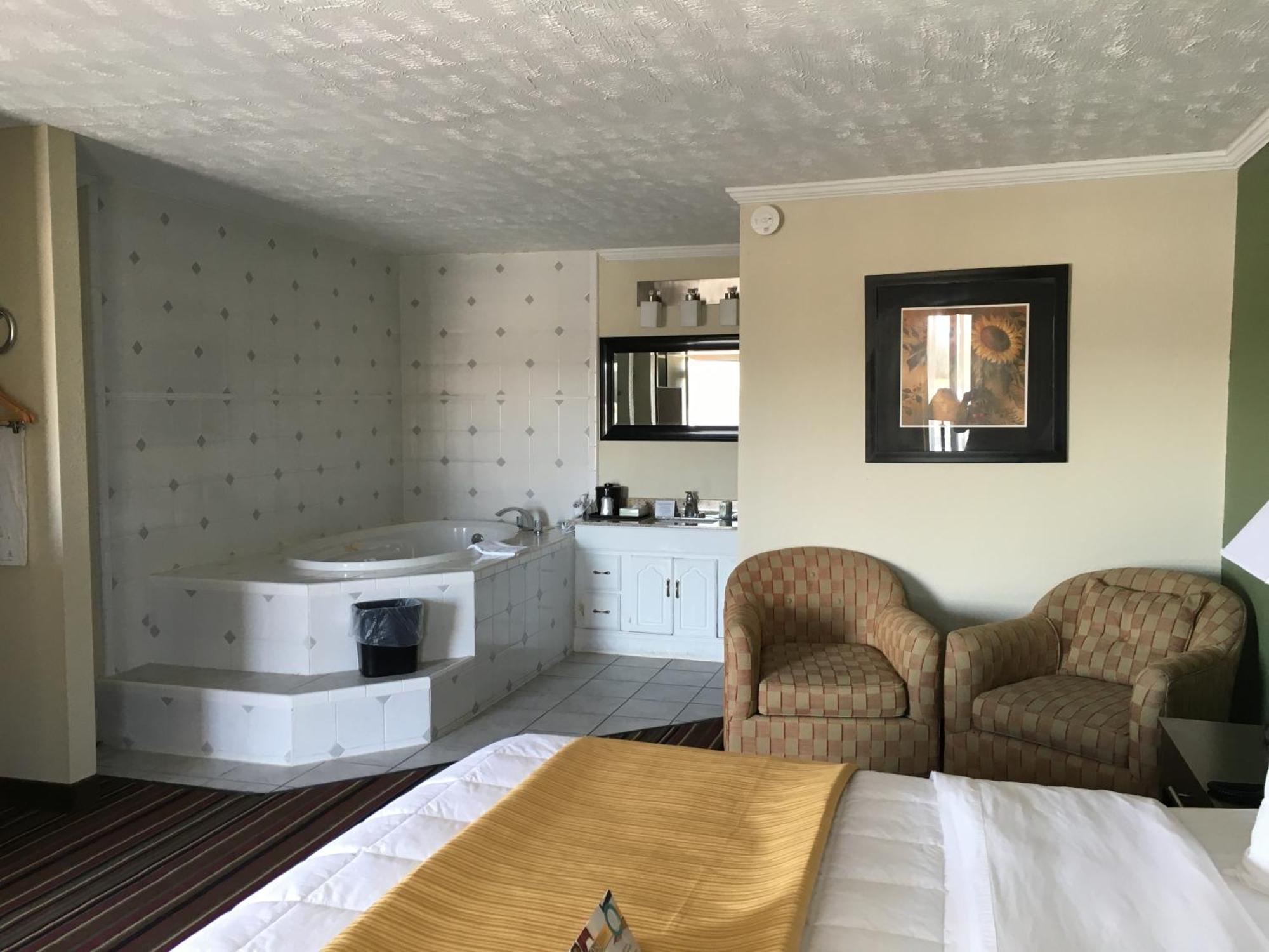 Quality Inn & Suites Horse Cave Екстериор снимка