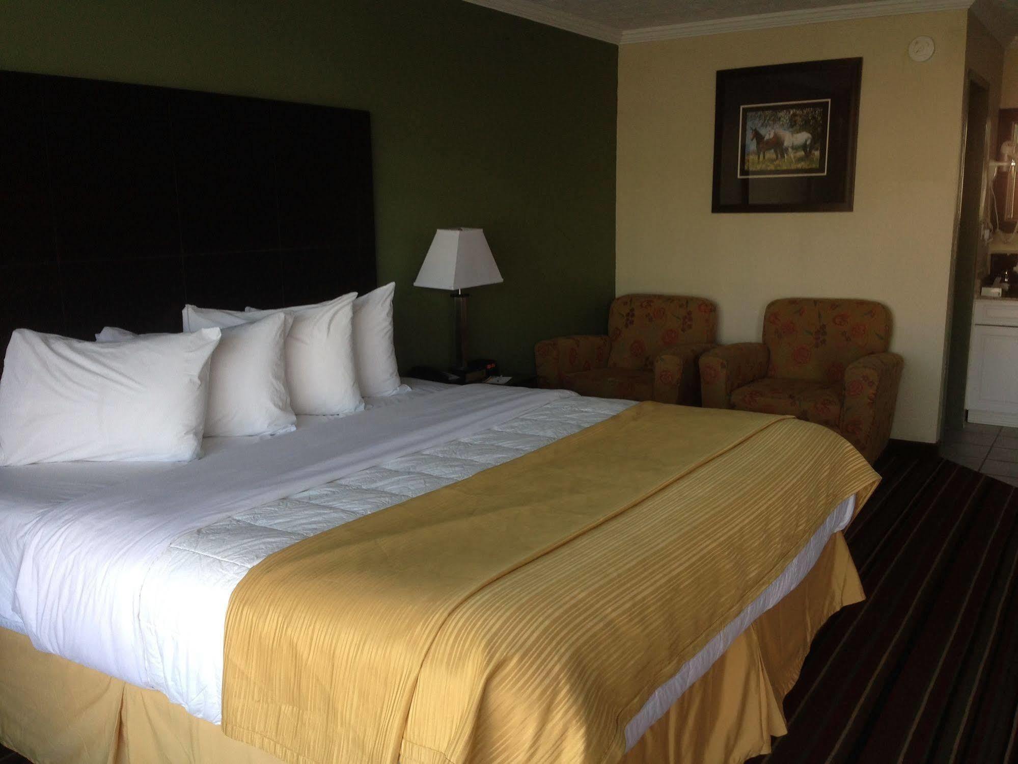 Quality Inn & Suites Horse Cave Екстериор снимка