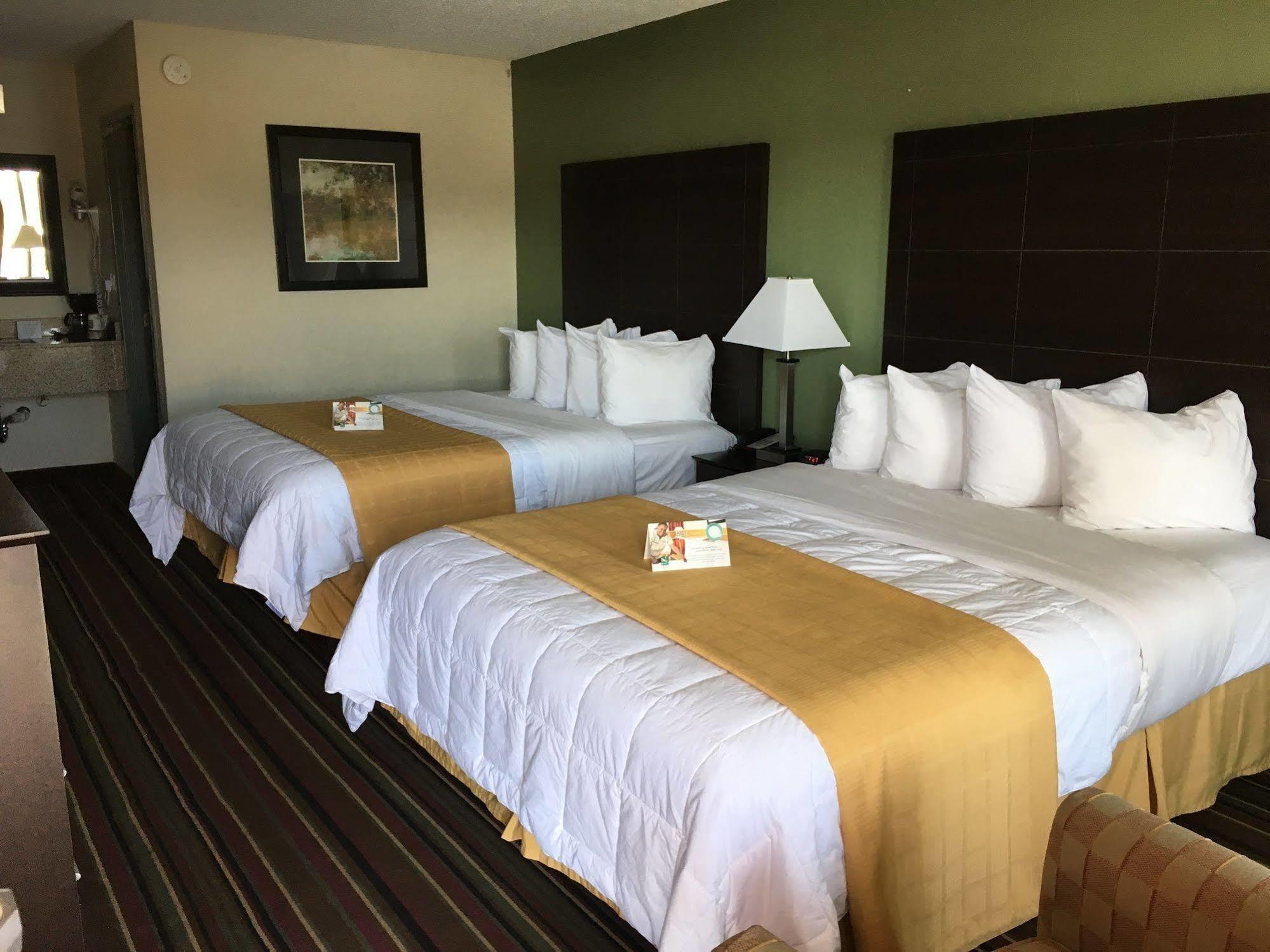 Quality Inn & Suites Horse Cave Екстериор снимка