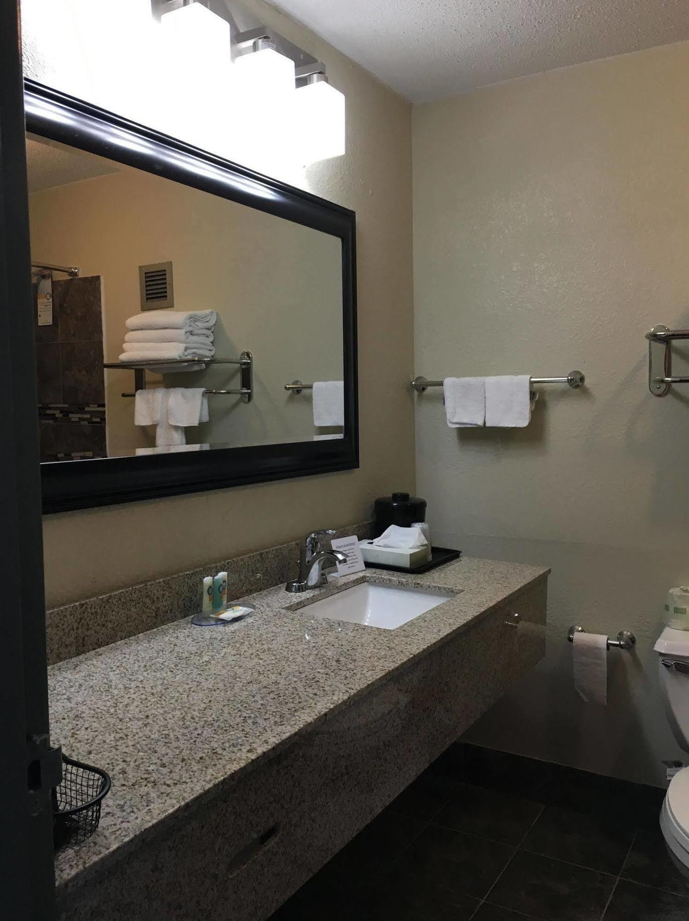 Quality Inn & Suites Horse Cave Екстериор снимка