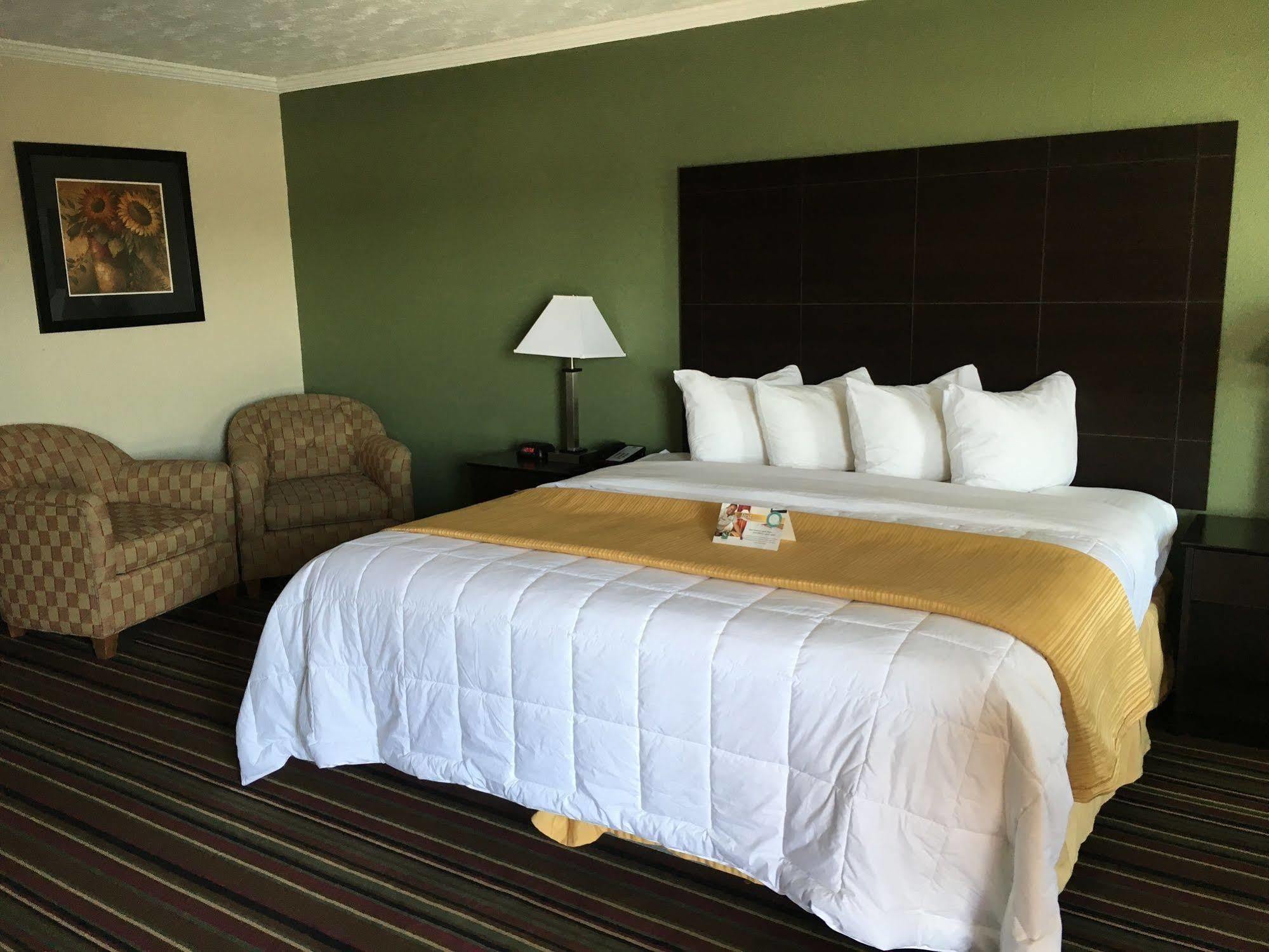 Quality Inn & Suites Horse Cave Екстериор снимка