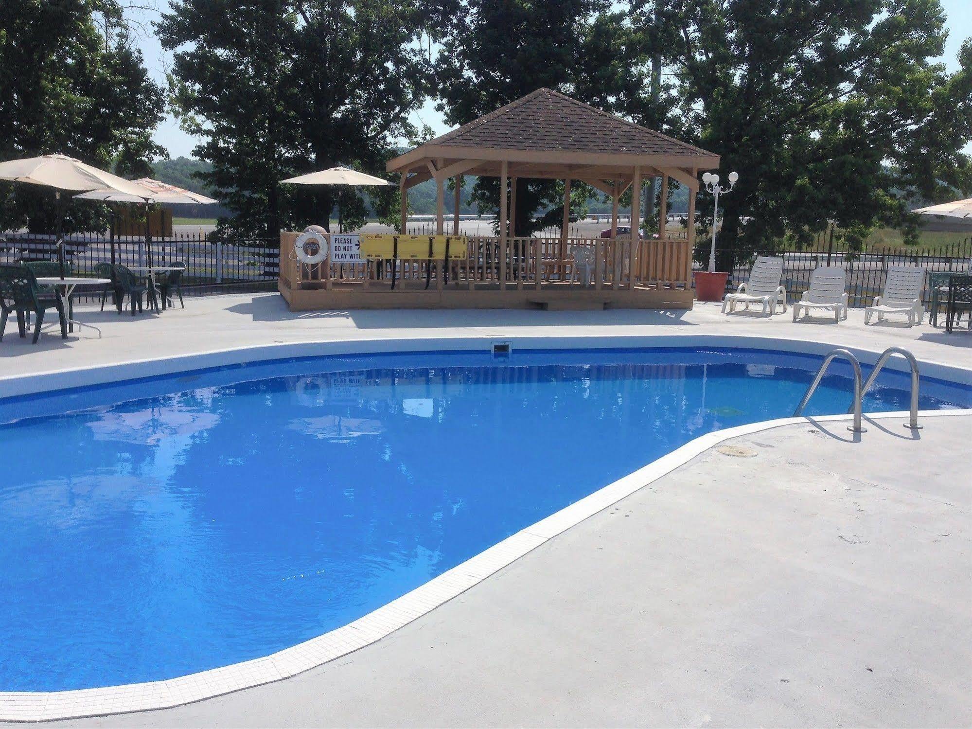 Quality Inn & Suites Horse Cave Екстериор снимка