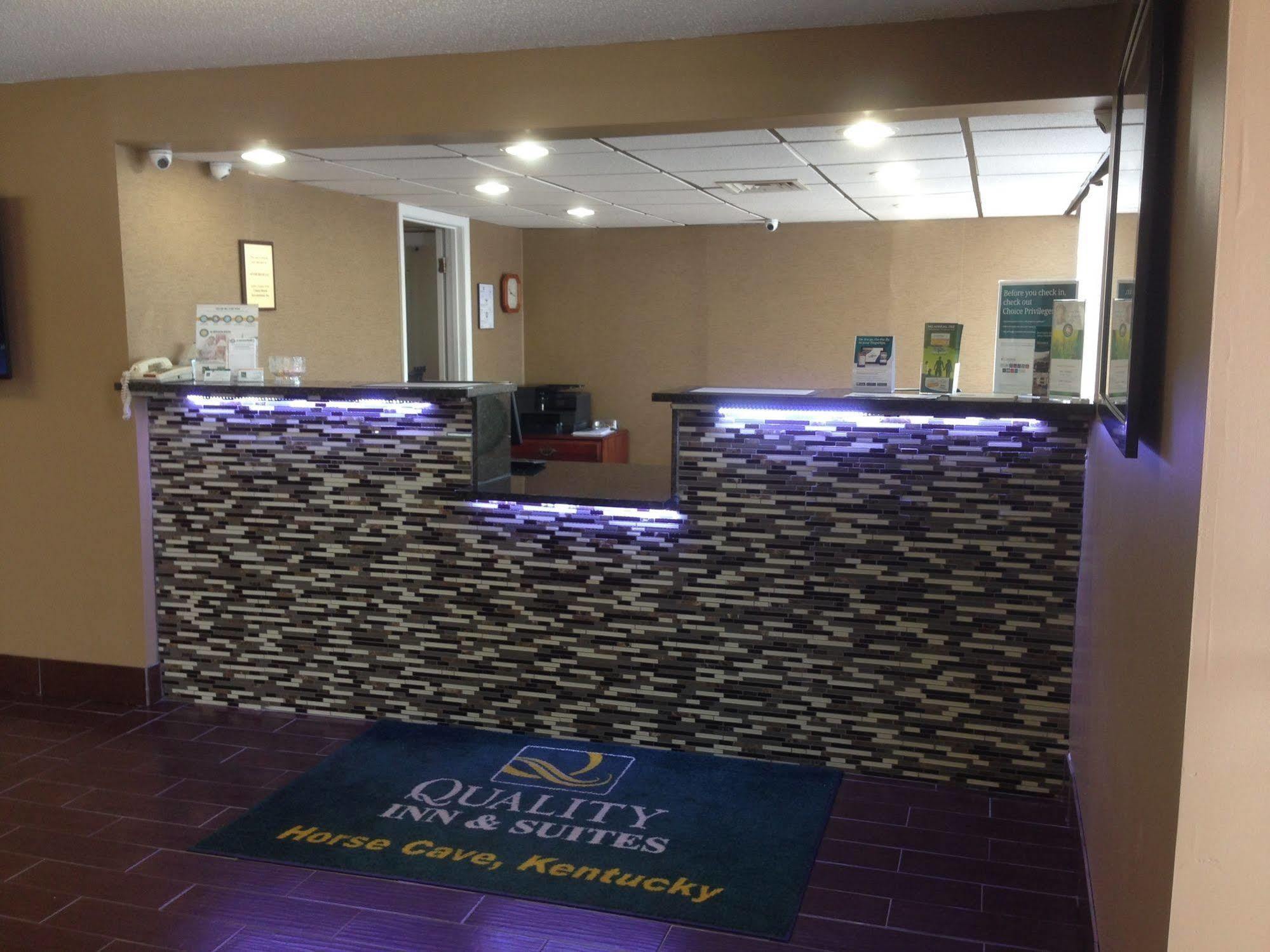 Quality Inn & Suites Horse Cave Екстериор снимка